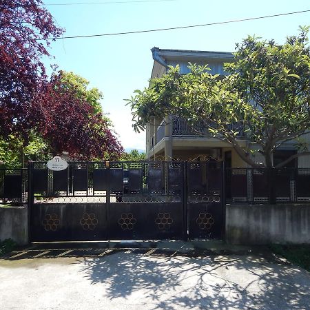 באטומי Guest House On Angisa מראה חיצוני תמונה