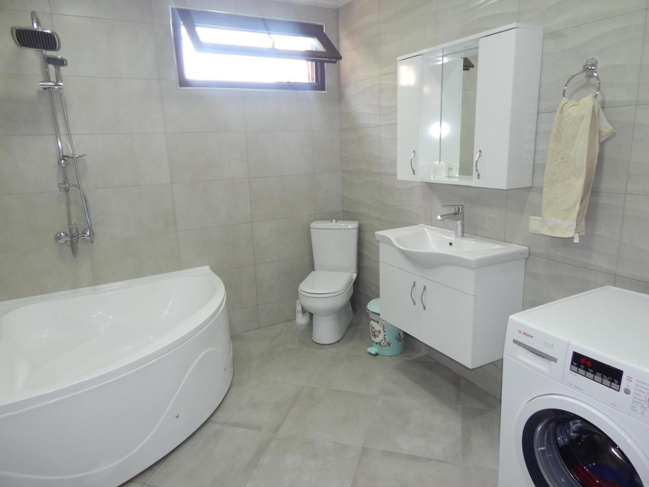 באטומי Guest House On Angisa מראה חיצוני תמונה